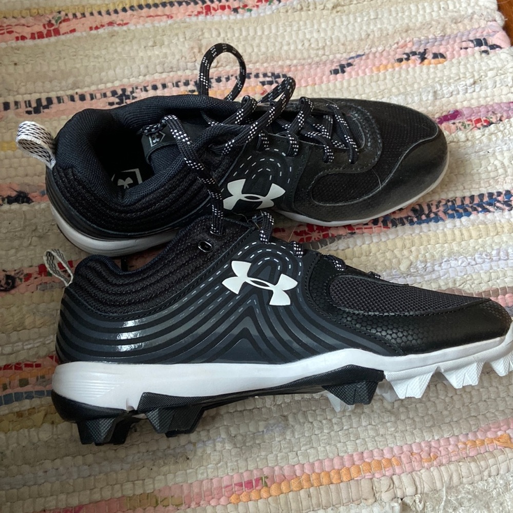 Football cleats